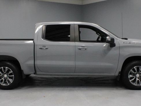 Used 2024 Chevrolet Silverado 1500 LT AWD/4WD image 11