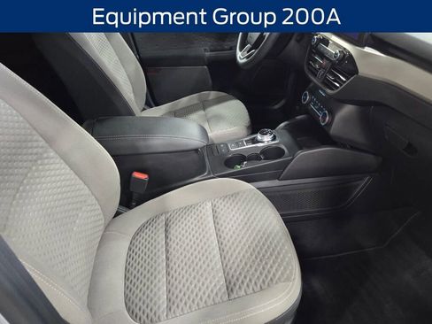 Used 2020 Ford Escape SE image 4