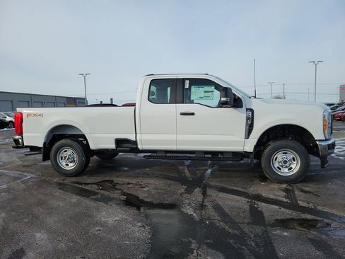 New 2026 Ford F250 XL w/ FX4 Off-Road Package image 3