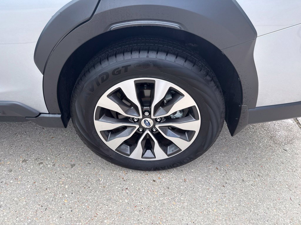Certified 2025 Subaru Outback Limited AWD/4WD image 30