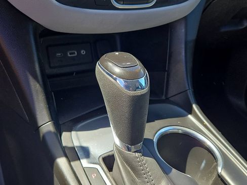 Used 2020 Chevrolet Equinox LS w/ LPO, Cargo Package FWD image 18