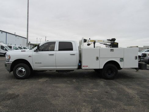 Used 2022 RAM 3500 Tradesman w/ Chrome Appearance Group AWD/4WD image 6