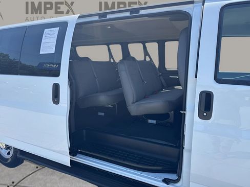 Used 2025 Chevrolet Express 3500 LT w/ LT Preferred Equipment Group RWD image 23
