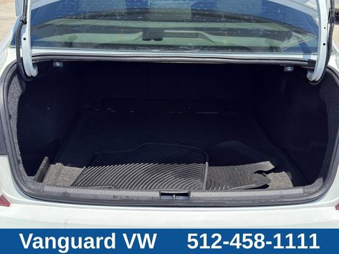 Used 2017 Volkswagen Passat 1.8T R-Line FWD image 6