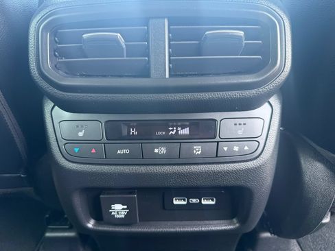 Used 2023 Honda Pilot Elite image 26