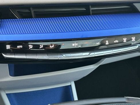 New 2026 Cadillac Optiq Luxury 1 image 20