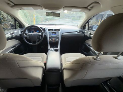 Used 2018 Ford Fusion S image 17