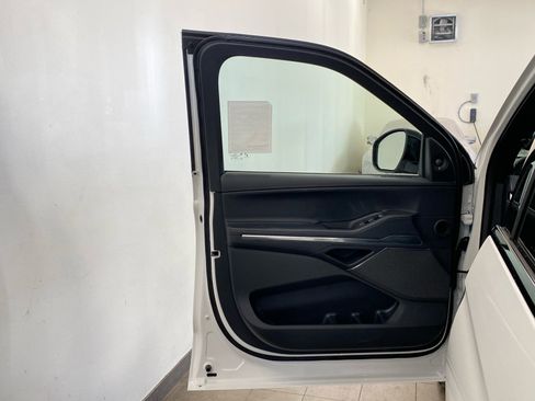 New 2026 Lincoln Navigator Reserve w/ Jet Appearance Package image 18