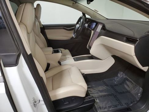 Used 2018 Tesla Model X 75D image 10