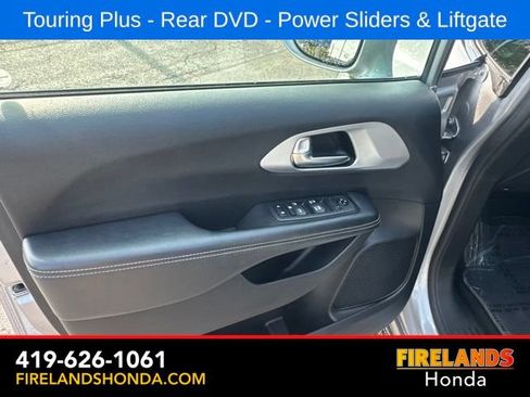 Used 2019 Chrysler Pacifica Touring Plus w/ S Appearance Package FWD image 11