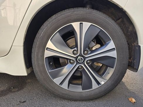 Used 2021 Nissan Leaf SL Plus FWD image 6