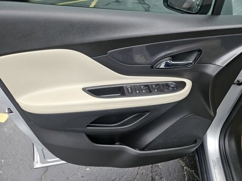 Certified 2022 Buick Encore Preferred w/ Safety Package image 18