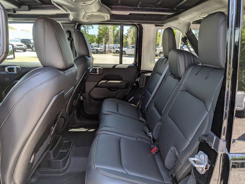 New 2026 Jeep Wrangler Unlimited Sahara AWD/4WD image 13