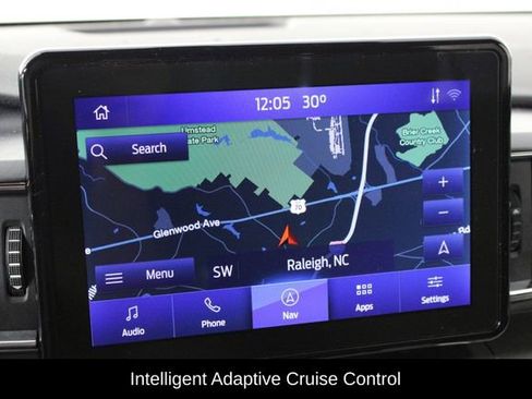 Used 2021 Ford Explorer XLT w/ Equipment Group 202A image 8