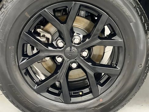 Used 2025 Jeep Grand Cherokee Altitude image 62