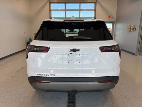 New 2026 Chevrolet Equinox LT image 13