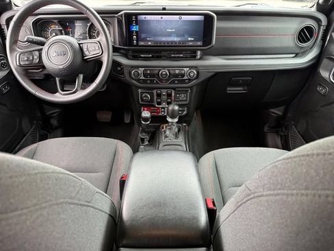 Used 2024 Jeep Wrangler Unlimited Rubicon AWD/4WD image 18