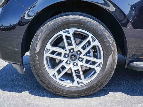 Certified 2025 Ford Expedition Active AWD/4WD image 12
