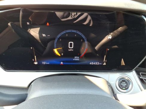 Used 2025 Chevrolet Trax LT FWD image 18