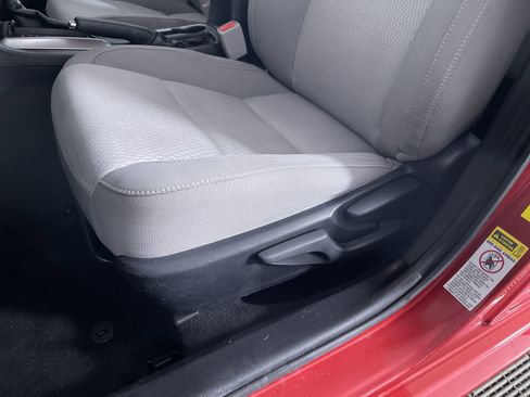 Used 2014 Toyota Corolla LE image 12