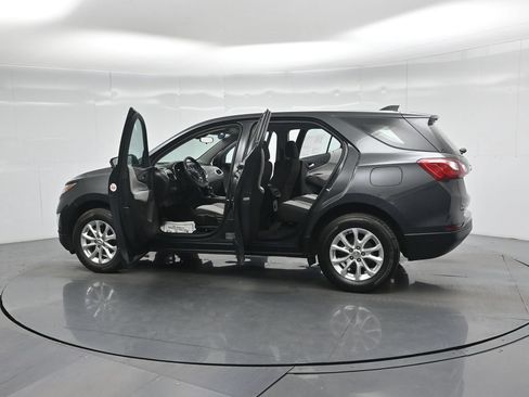 Used 2019 Chevrolet Equinox LS AWD/4WD image 35