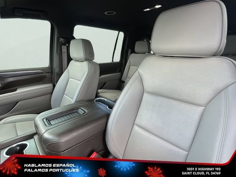 Certified 2024 GMC Yukon XL SLT w/ SLT Luxury Package AWD/4WD image 23