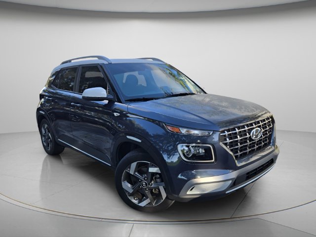 Used 2024 Hyundai Venue Limited FWD image 4