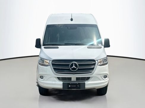 Used 2024 Mercedes-Benz Sprinter 3500 image 6