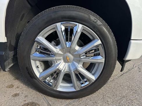 Used 2023 Chevrolet Silverado 1500 High Country w/ High Country Premium Package image 7