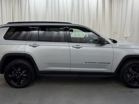 Used 2023 Jeep Grand Cherokee L Laredo AWD/4WD image 12