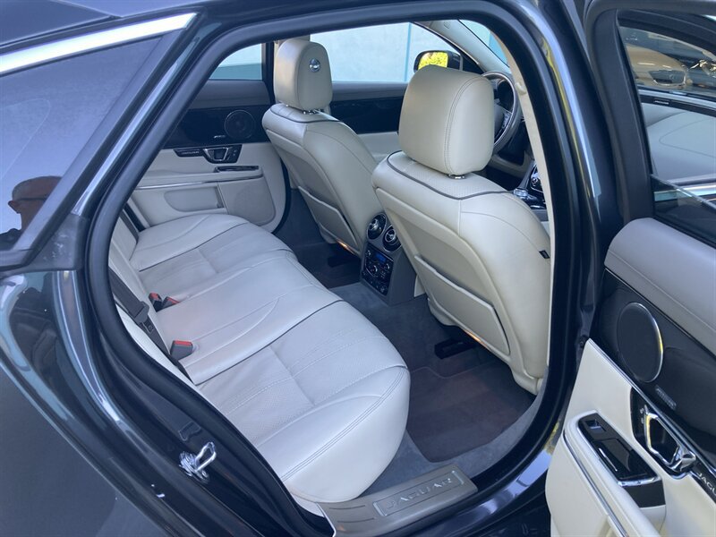 Used 2017 Jaguar XJ R-Sport RWD image 19