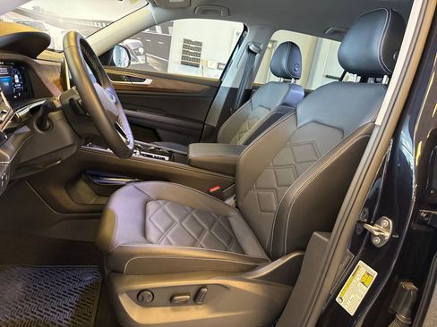 Certified 2025 Volkswagen Atlas SE AWD/4WD image 12