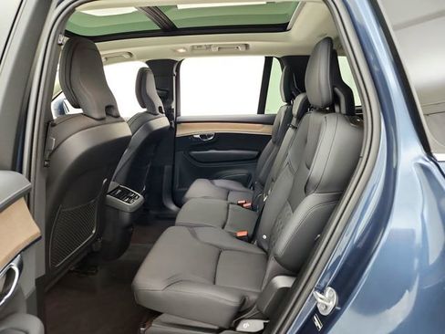 Used 2025 Volvo XC90 B6 Plus AWD/4WD image 30