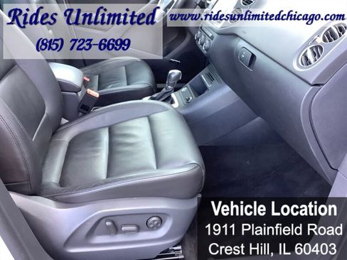 Used 2017 Volkswagen Tiguan SEL FWD image 32