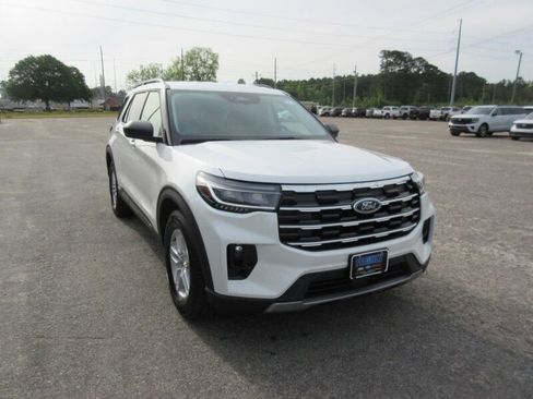 New 2026 Ford Explorer Active image 7