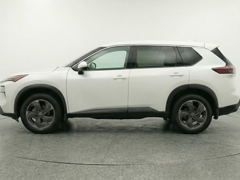Used 2025 Nissan Rogue SV image 5