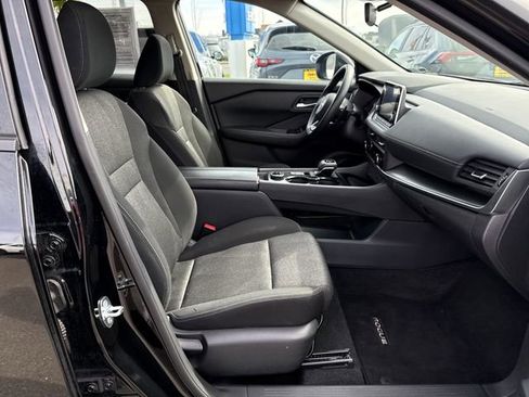 Used 2024 Nissan Rogue SV AWD/4WD image 9