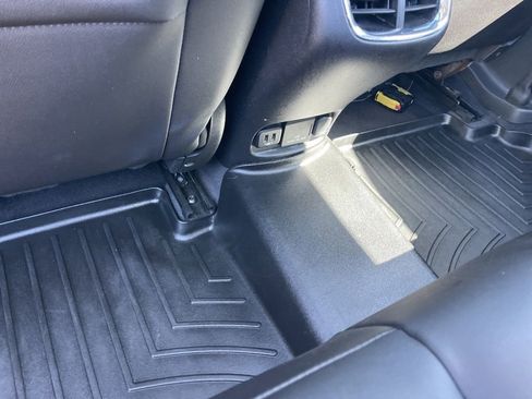 Used 2018 Chevrolet Malibu Premier w/ Premier Sun and Wheel Package image 17