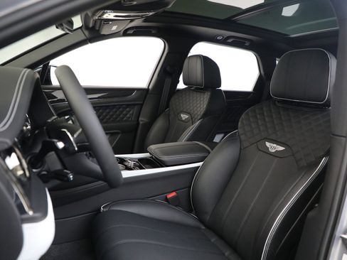 New 2025 Bentley Bentayga image 17