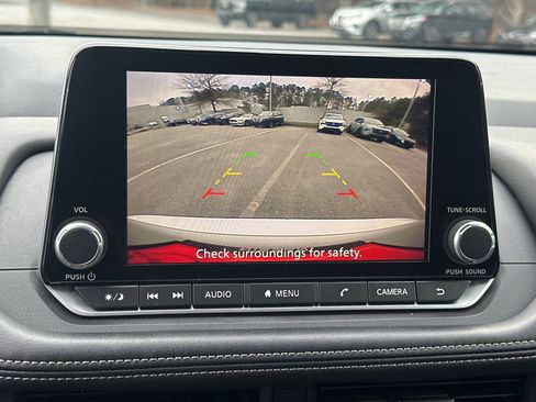 Used 2024 Nissan Rogue S image 28