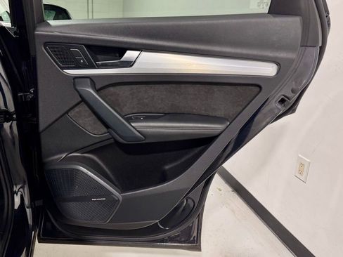 Used 2020 Audi SQ5 Premium Plus w/ Premium Plus Package image 30