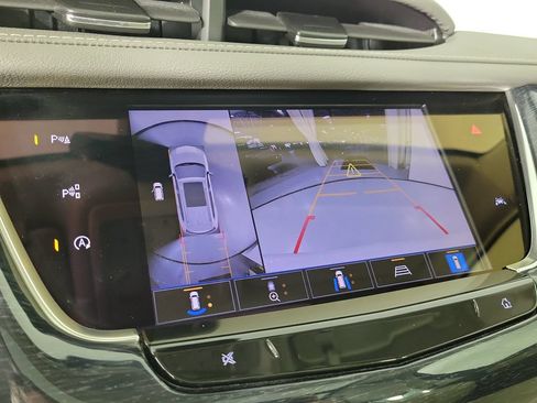 Used 2024 Cadillac XT6 Premium Luxury w/ Technology Package FWD image 28