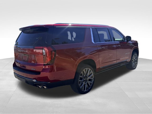 Used 2025 GMC Yukon XL Denali Ultimate AWD/4WD image 5