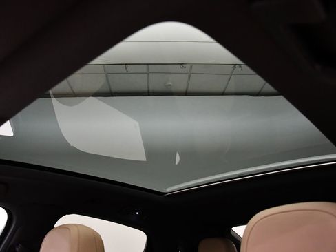 Used 2025 Porsche Cayenne S image 17