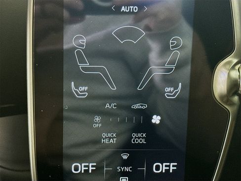 Used 2024 McLaren Artura image 19