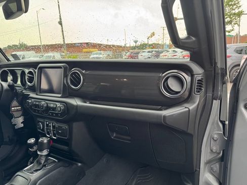 Used 2021 Jeep Wrangler Unlimited Sahara AWD/4WD image 27