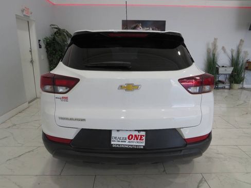 Used 2022 Chevrolet TrailBlazer LS FWD image 5