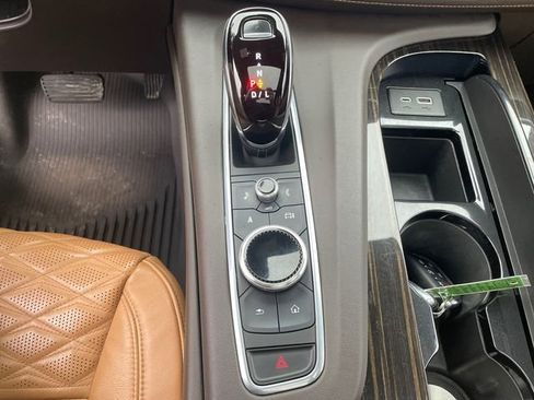 Used 2023 Cadillac Escalade Premium Luxury image 38