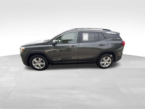 Used 2020 GMC Terrain SLE w/ Driver Convenience Package FWD image 4