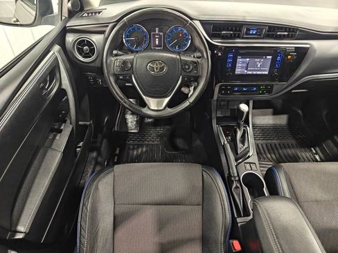 Used 2017 Toyota Corolla SE FWD image 4